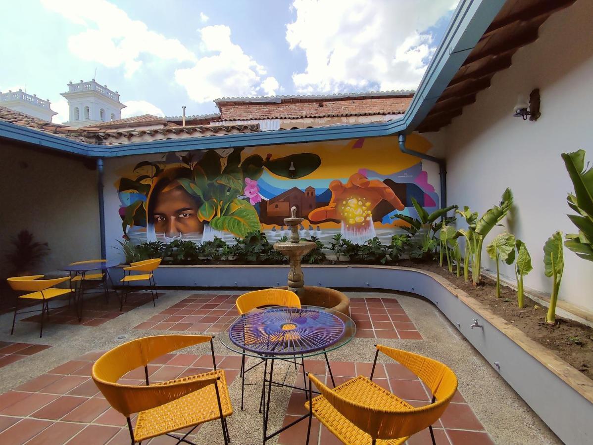 Trip Monkey Giron Otel Dış mekan fotoğraf