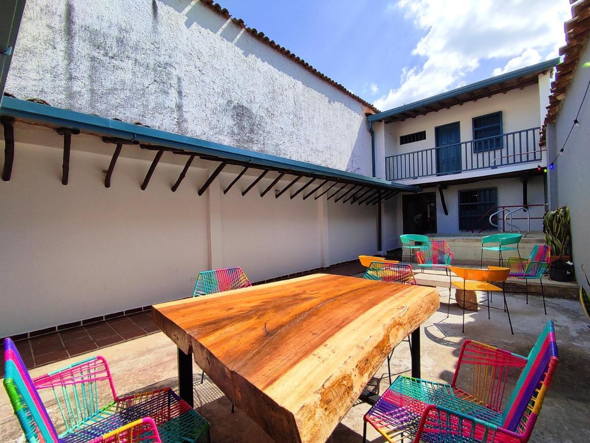 Trip Monkey Giron Otel Dış mekan fotoğraf